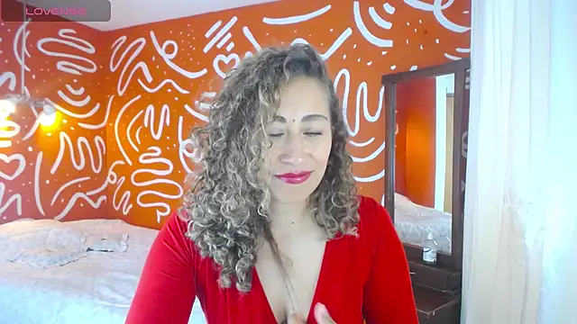 afrodita marin online show from 06-18-26, 08:03