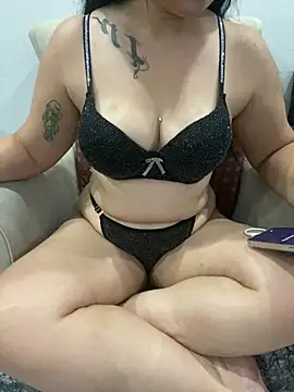 Snapshot of ParlaSara chatting on 07-19-26, 08:27 ParlaSara online show from 07-19-26, 08:27