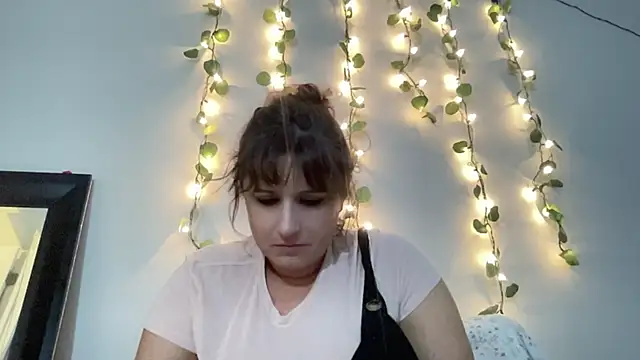 maddiliz online show from 11-21-25, 04:44