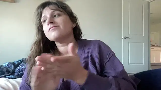 maddiliz online show from 10-22-25, 03:11