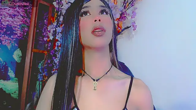Snapshot of Honey_Balenciaga chatting on 06-18-26, 09:20 Honey Balenciaga online show from 06-18-26, 09:20