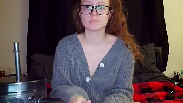 poisonivyy95 online show from 06-04-26, 01:43