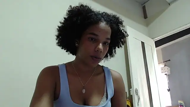 Snapshot of Siriuana chatting on 06-11-26, 09:45 Siriuana online show from 06-11-26, 09:45