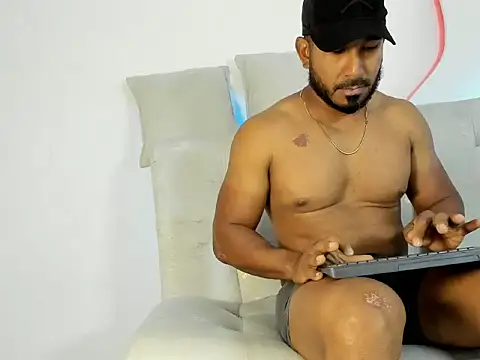 Snapshot of LeoCarter_ chatting on 06-04-26, 01:05 LeoCarter online show from 06-04-26, 01:05