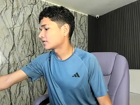 Snapshot of davexxx_ chatting on 07-01-26, 02:56 davexxx online show from 07-01-26, 02:56
