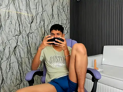 Snapshot of davexxx_ chatting on 06-25-26, 05:12 davexxx online show from 06-25-26, 05:12