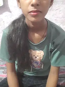 Saloni-Tyagi online show from 06-18-26, 01:16