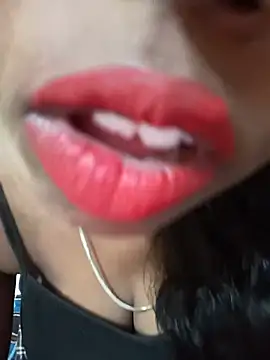 Snapshot of Sexy-Zeenat chatting on 07-08-26, 08:26 Sexy-Zeenat online show from 07-08-26, 08:26
