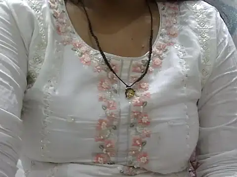 Snapshot of hey_darling_ chatting on 07-10-26, 02:39 hey darling online show from 07-10-26, 02:39
