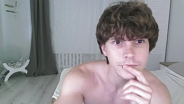 Snapshot of Eric_Crush chatting on 07-15-26, 12:45 Eric Crush online show from 07-15-26, 12:45