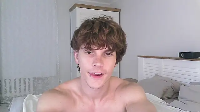 Snapshot of Eric_Crush chatting on 07-07-26, 04:04 Eric Crush online show from 07-07-26, 04:04