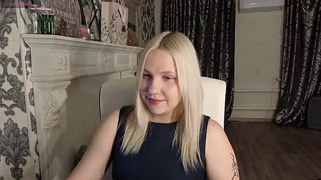 Snapshot of moon__shy chatting on 07-31-26, 05:10 moon shy online show from 07-31-26, 05:10