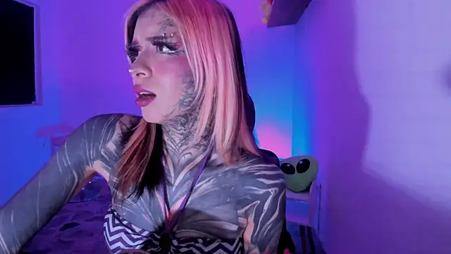 Nickidoll66  online show from 07-27-26, 03:46