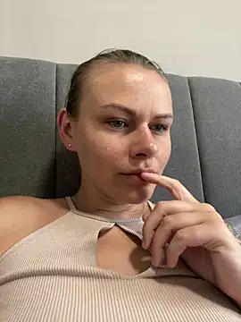 MonoGirl online show from 06-24-26, 10:58