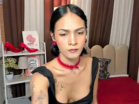 Snapshot of XxBeautyxX chatting on 07-13-26, 07:07 XxBeautyxX online show from 07-13-26, 07:07