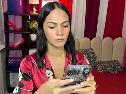 Snapshot of XxBeautyxX chatting on 06-15-26, 07:41 XxBeautyxX online show from 06-15-26, 07:41