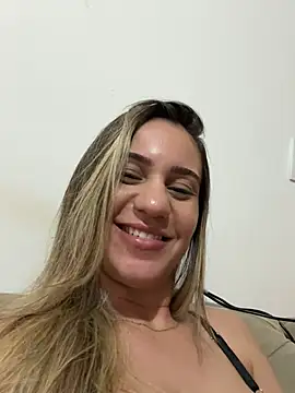 Snapshot of Betinhaalves chatting on 07-11-26, 02:12 Betinhaalves online show from 07-11-26, 02:12
