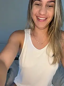 Snapshot of Betinhaalves chatting on 06-16-26, 05:02 Betinhaalves online show from 06-16-26, 05:02
