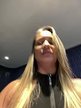 Snapshot of Betinhaalves chatting on 07-12-26, 01:50 Betinhaalves online show from 07-12-26, 01:50