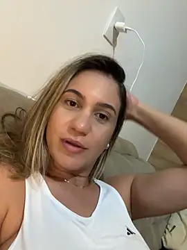 Snapshot of Betinhaalves chatting on 07-05-26, 02:27 Betinhaalves online show from 07-05-26, 02:27