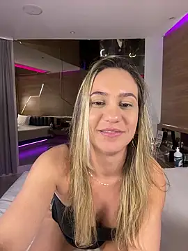Snapshot of Betinhaalves chatting on 06-21-26, 05:57 Betinhaalves online show from 06-21-26, 05:57