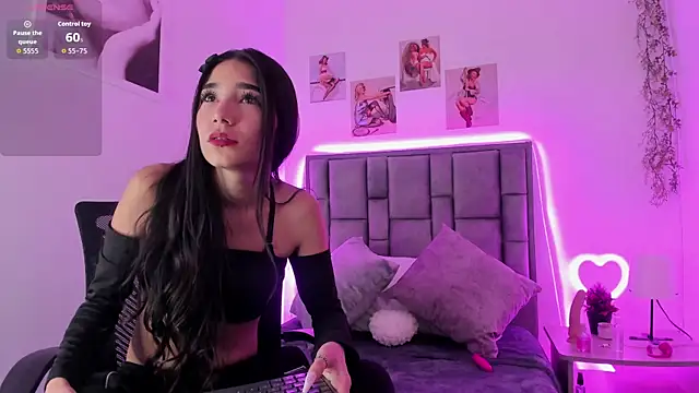 Snapshot of Violeta_Velvet_ chatting on 06-12-26, 12:47 Violeta Velvet online show from 06-12-26, 12:47