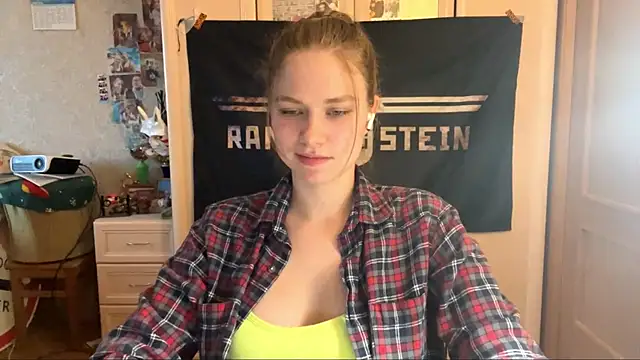 Snapshot of Codi_Rostersy chatting on 07-07-26, 05:27 Codi Rostersy online show from 07-07-26, 05:27