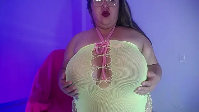 Snapshot of HoneyBunnyBBW chatting on 07-18-26, 03:15 HoneyBunnyBBW online show from 07-18-26, 03:15