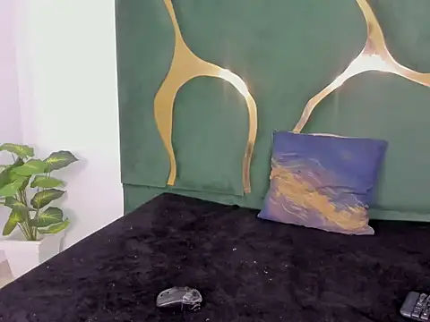 Snapshot of Mila_petiteasm chatting on 06-15-26, 12:49 Mila petiteasm online show from 06-15-26, 12:49