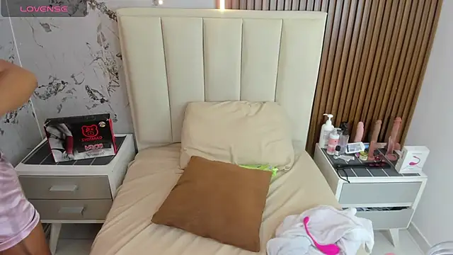 NINAMARTINS online show from 07-10-26, 03:50