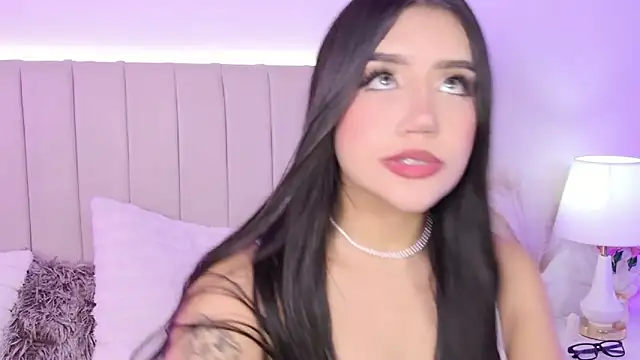 Snapshot of ChloeHall_ chatting on 06-15-26, 04:34 ChloeHall online show from 06-15-26, 04:34
