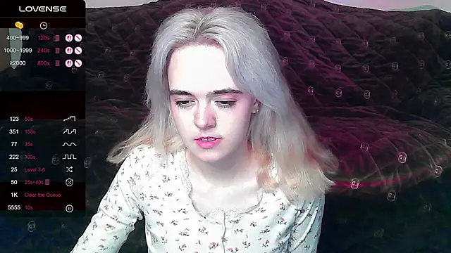 Snapshot of Oxcy_Secret chatting on 06-20-26, 07:19 Oxcy Secret online show from 06-20-26, 07:19