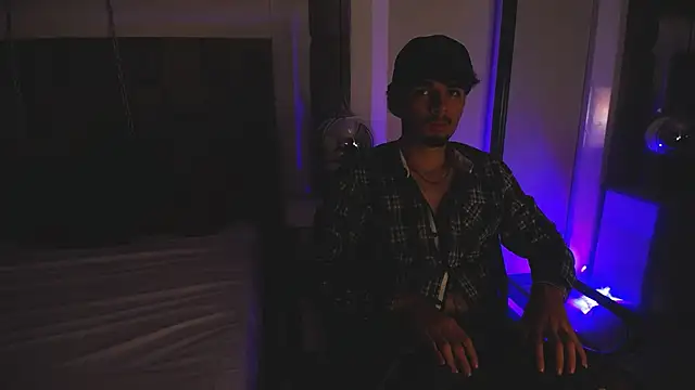 LucasThomson  online show from 06-19-26, 04:29