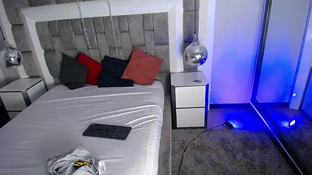 LucasThomson  online show from 06-14-26, 04:03
