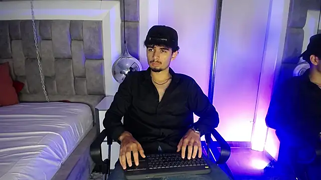 LucasThomson  online show from 06-23-26, 04:10