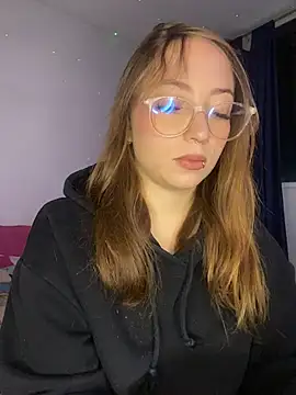 Caamii  online show from 06-15-26, 01:17
