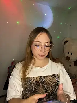 Caamii  online show from 06-19-26, 03:45
