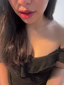 Snapshot of QuynhAnhhh_sweet chatting on 06-29-26, 02:40 QuynhAnhhh sweet online show from 06-29-26, 02:40