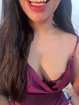 Snapshot of QuynhAnhhh_sweet chatting on 06-21-26, 03:34 QuynhAnhhh sweet online show from 06-21-26, 03:34