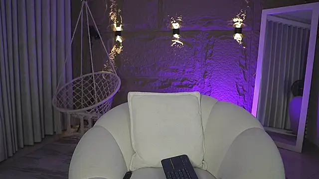 AlegraBrown online show from 06-18-26, 04:55