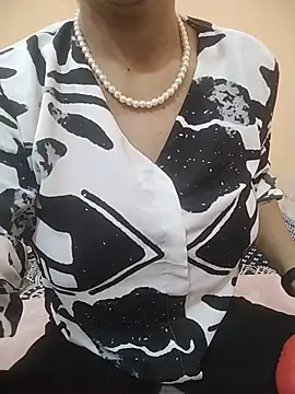 Snapshot of Anna_gougeous chatting on 06-25-26, 04:21 Anna gougeous online show from 06-25-26, 04:21