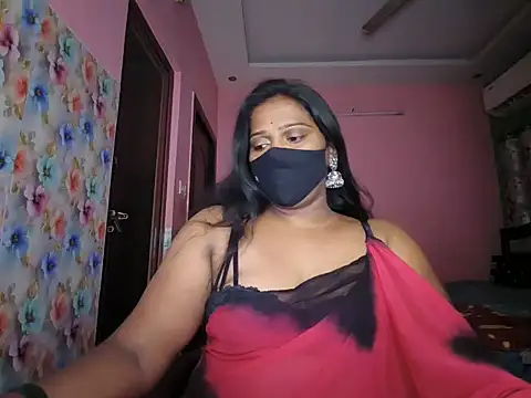 Snapshot of Meenakshy chatting on 06-20-26, 04:56 Meenakshy online show from 06-20-26, 04:56