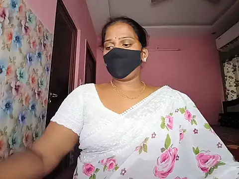 Snapshot of Meenakshy chatting on 06-26-26, 08:42 Meenakshy online show from 06-26-26, 08:42