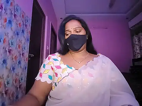 Snapshot of Meenakshy chatting on 07-07-26, 05:54 Meenakshy online show from 07-07-26, 05:54