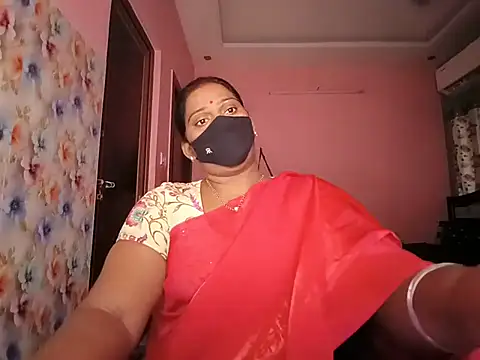 Snapshot of Meenakshy chatting on 07-01-26, 04:02 Meenakshy online show from 07-01-26, 04:02