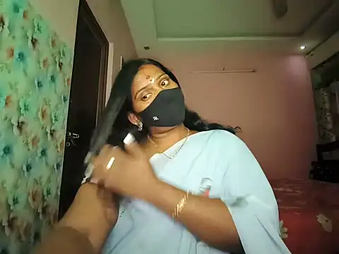 Snapshot of Meenakshy chatting on 07-11-26, 03:56 Meenakshy online show from 07-11-26, 03:56