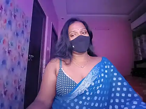 Snapshot of Meenakshy chatting on 07-12-26, 02:40 Meenakshy online show from 07-12-26, 02:40