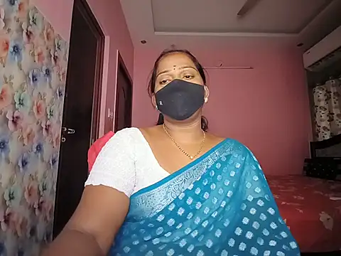 Snapshot of Meenakshy chatting on 07-14-26, 05:12 Meenakshy online show from 07-14-26, 05:12