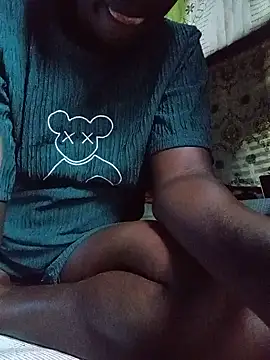 Snapshot of Lave002 chatting on 06-06-26, 03:17 Lave002 online show from 06-06-26, 03:17
