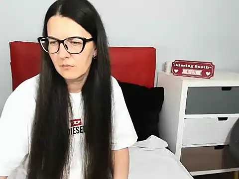 NadiaXlove online show from 06-19-26, 05:52